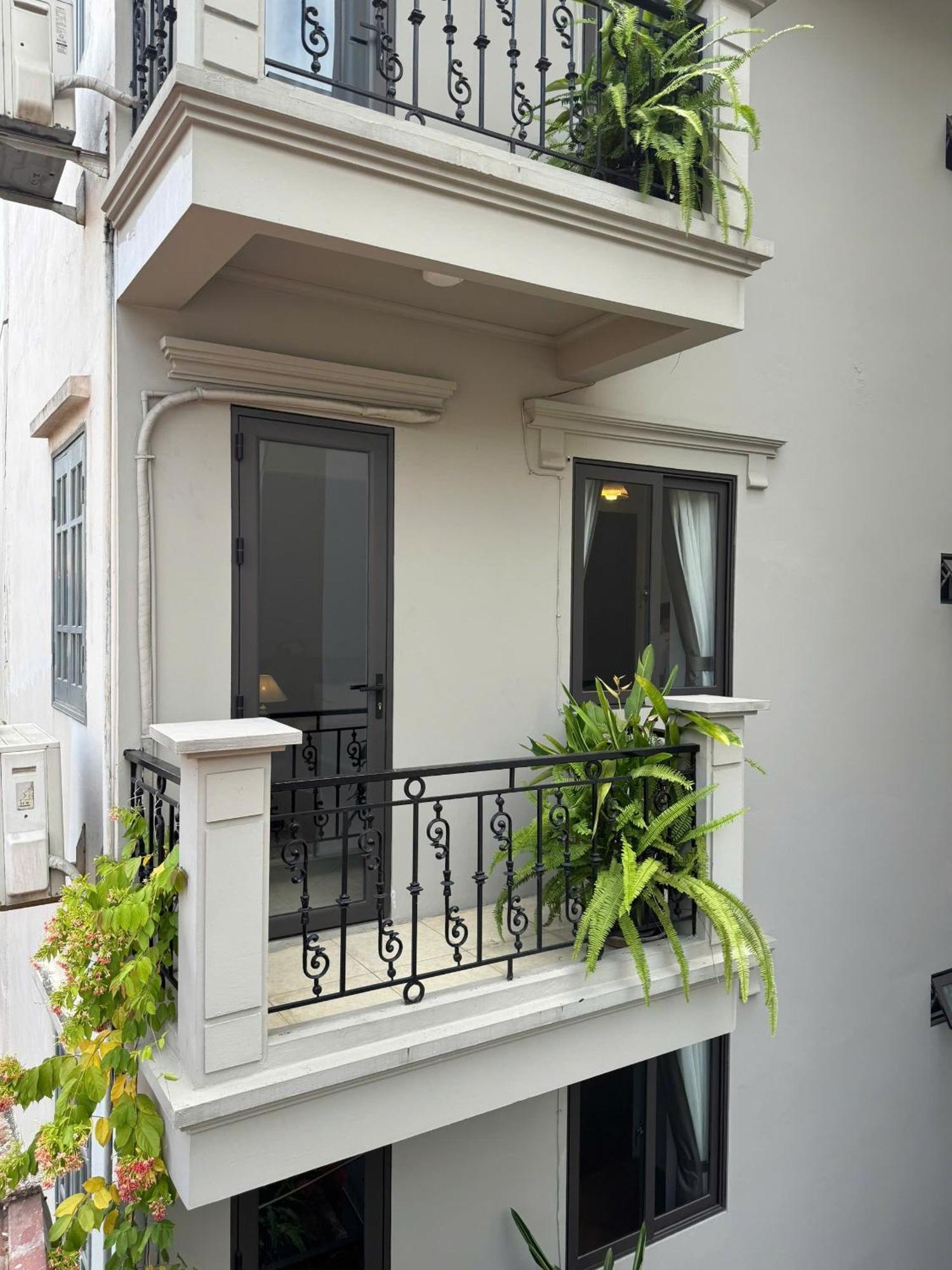T Home Balcony Homestay Hanoi Bagian luar foto